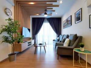 artsy-guesthouse-living-hall