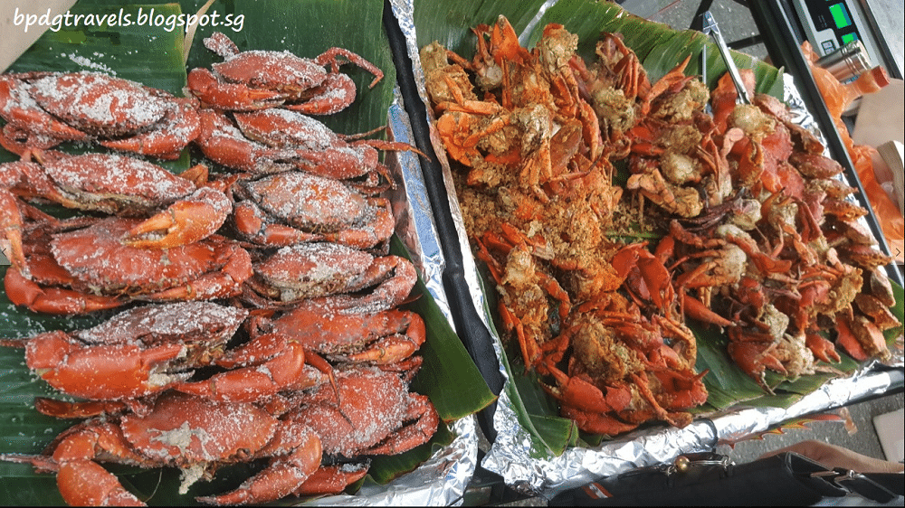 Taman-impian-emas-pasar-malam-salt-baked-BBQ-Crabs