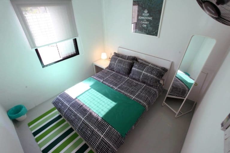 Stay-SongSong-Mount-Erskine-twin-beds-room-2