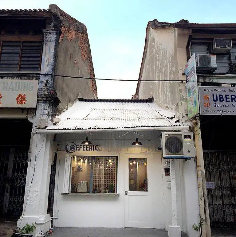 Stay-SongSong-beach-street-shophouse-2