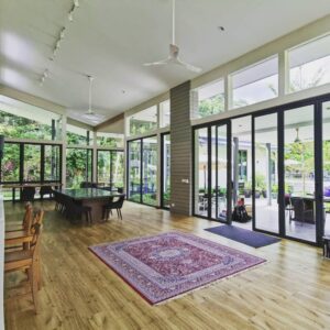 Nouri Glass Villa Airbnb Indoor