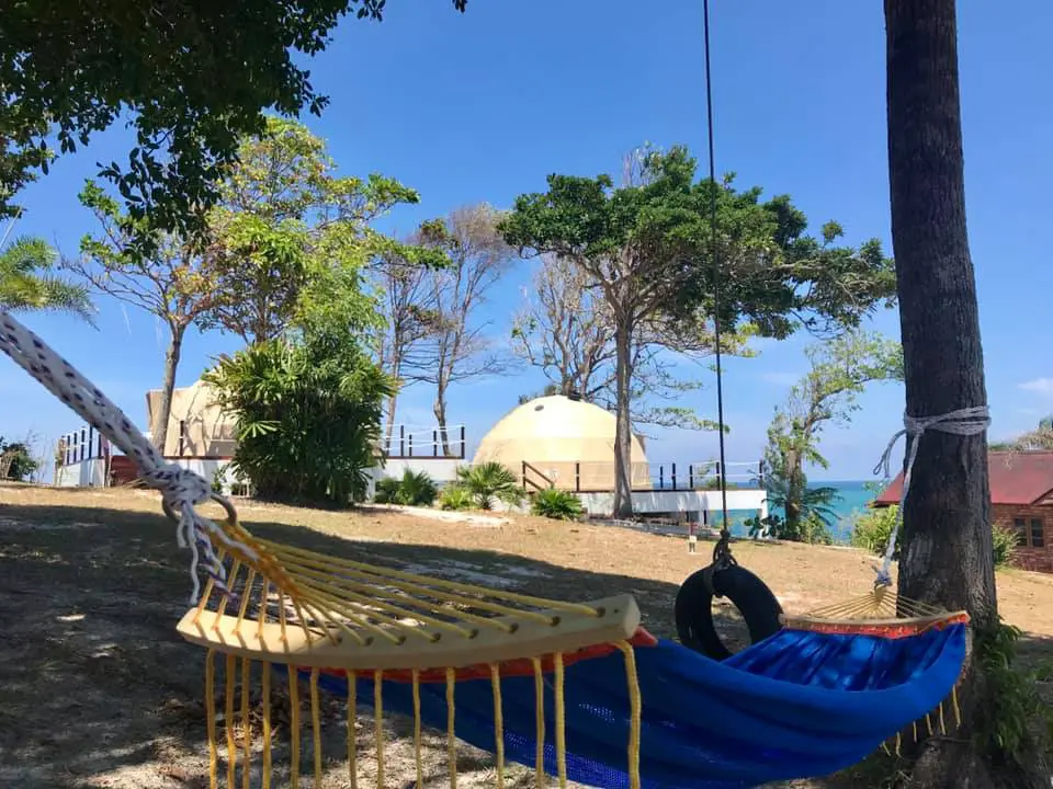Sea Horizon Resort Glamping Swing Johor