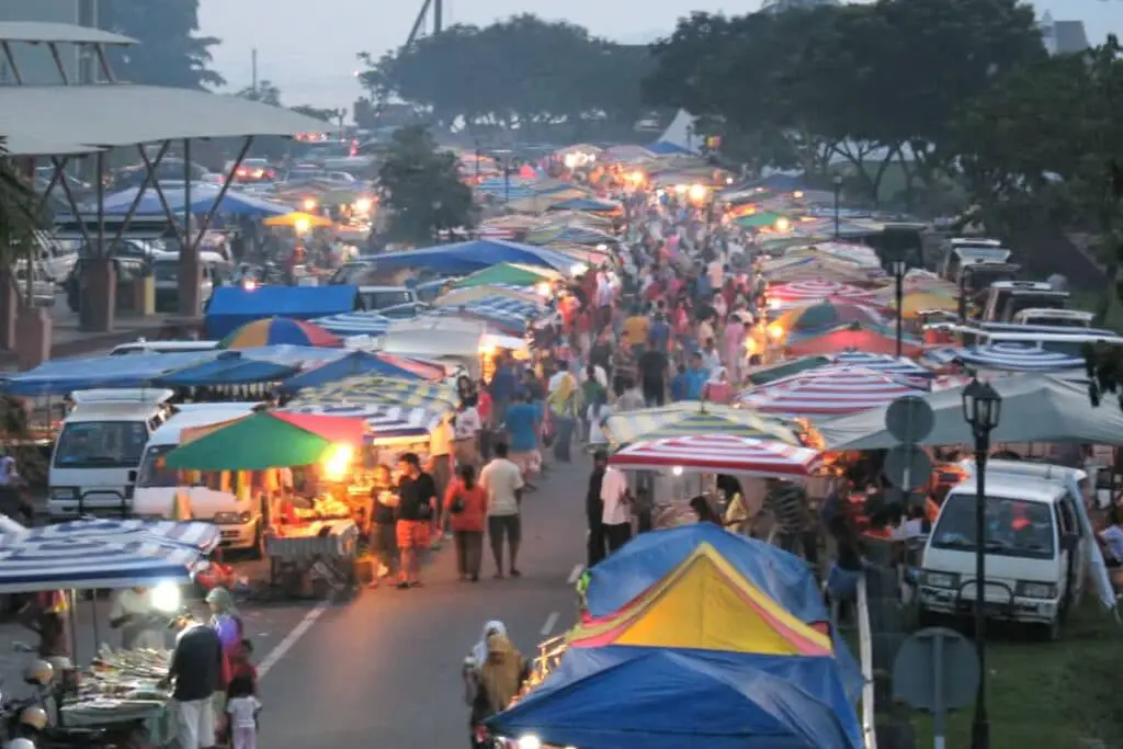 Temoyong Night Market Langkawi