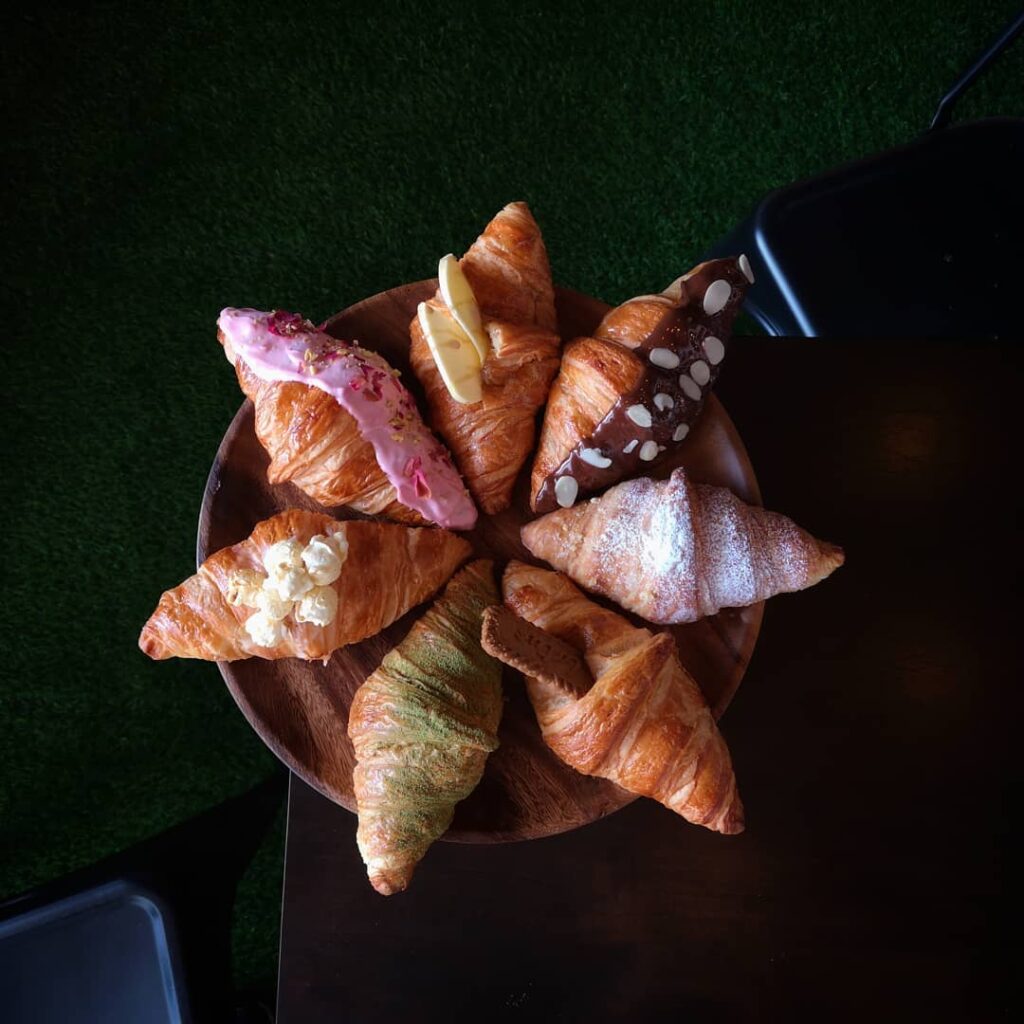 Market-lane-GirliesCafe-croissants