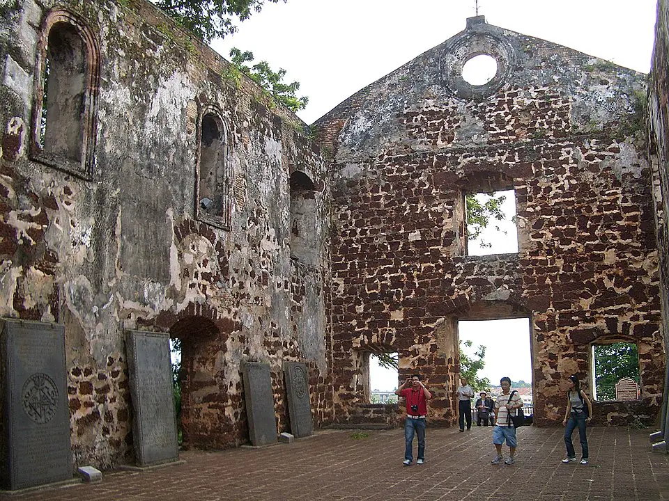 Melaka-St-Paul-Dutch-graves-and-tourists