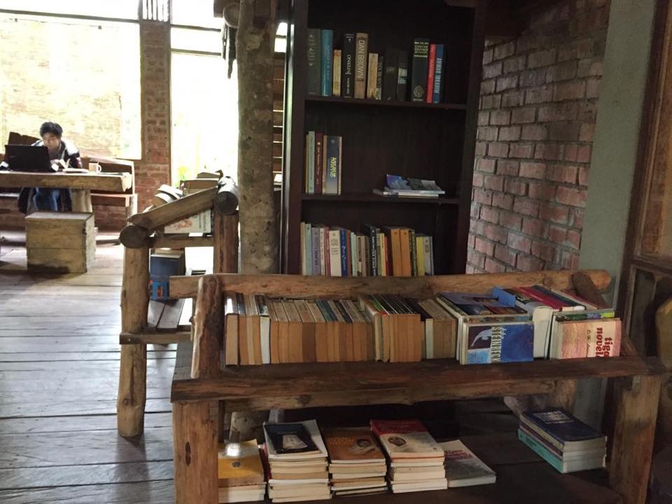 Pinto Coffee Book shelf