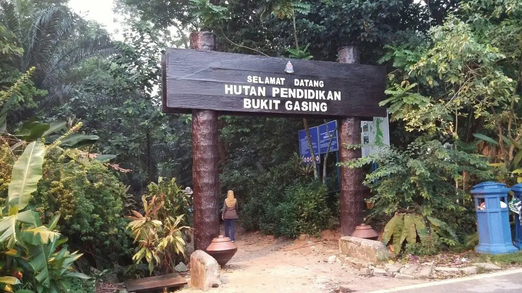 Bukit-Gasing-entrance