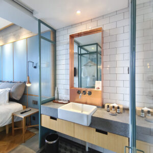 Bathroom-City-Room-at-KLoe-Hotel