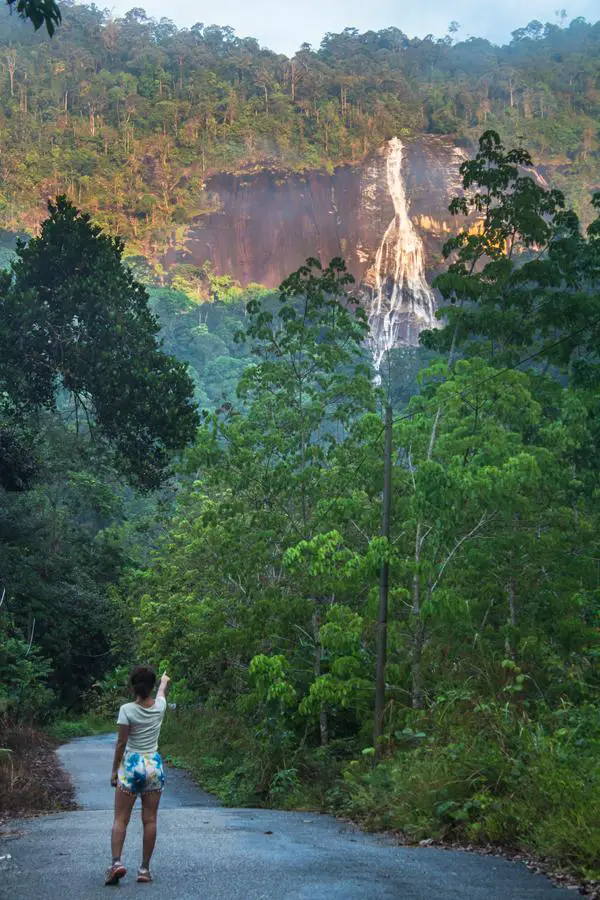 Jelawang-Waterfall-from-road-Kelantan