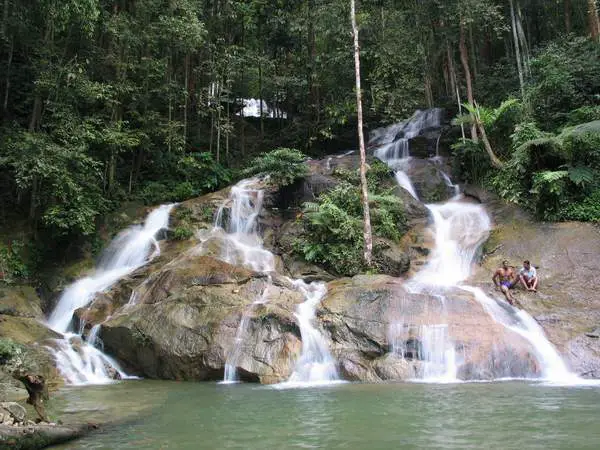 Kanching-waterfalls-rawang-selangor
