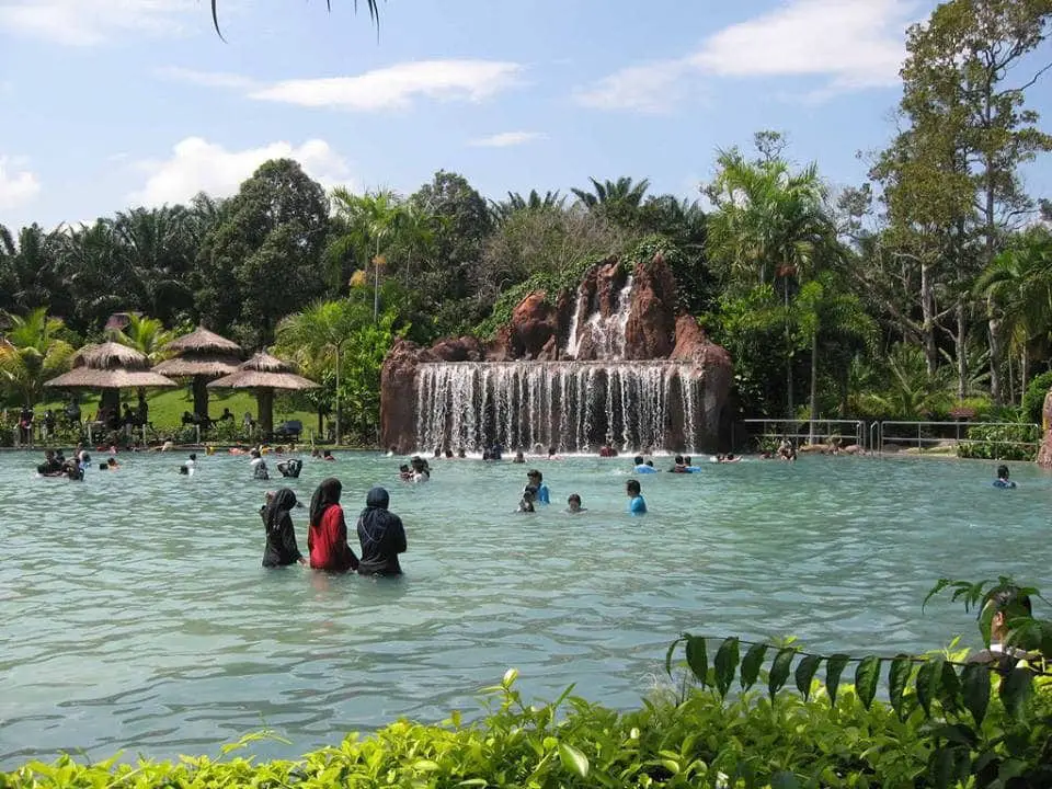 Felda-Residence-Hot-Spring-Main-Pool