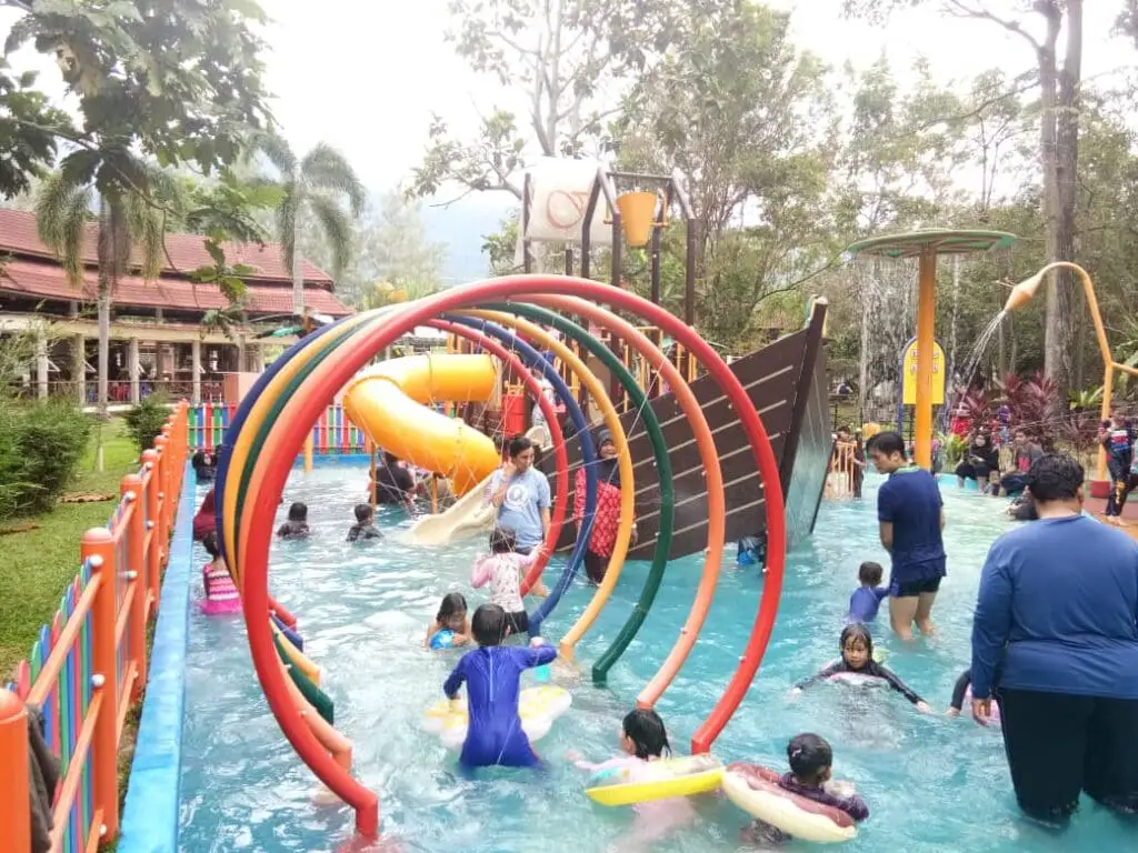 Sungai-Klah-Hot-Spring-Wading-Pool-for-Children-