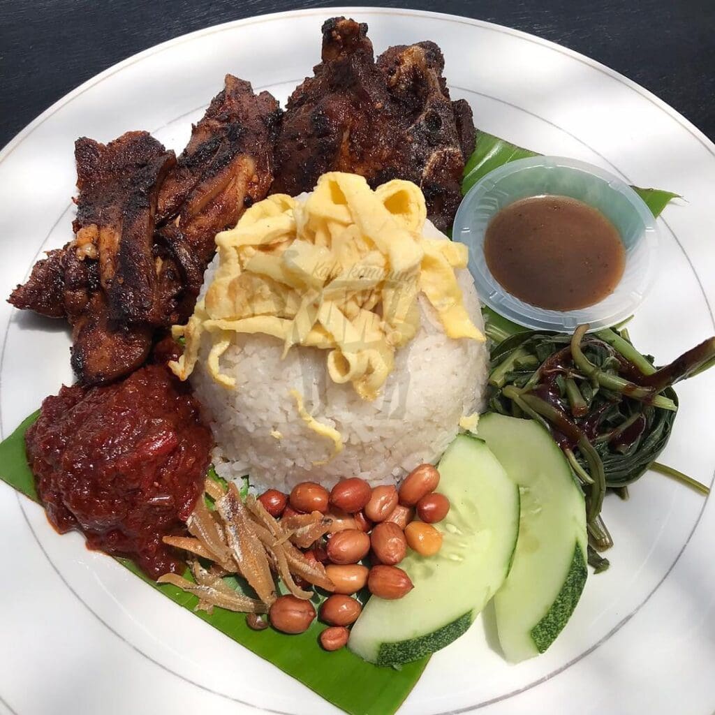 Kafe-Kampung-Kaw-Nasi-Lemak-Kambing-Bakaw