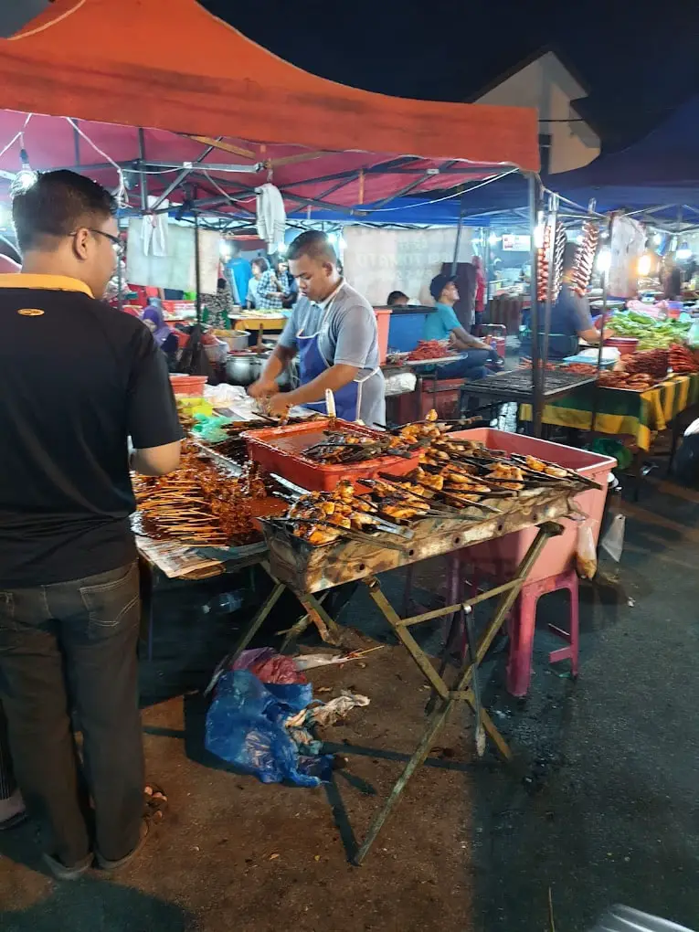 Pasar-Malam-Sungai-Ara