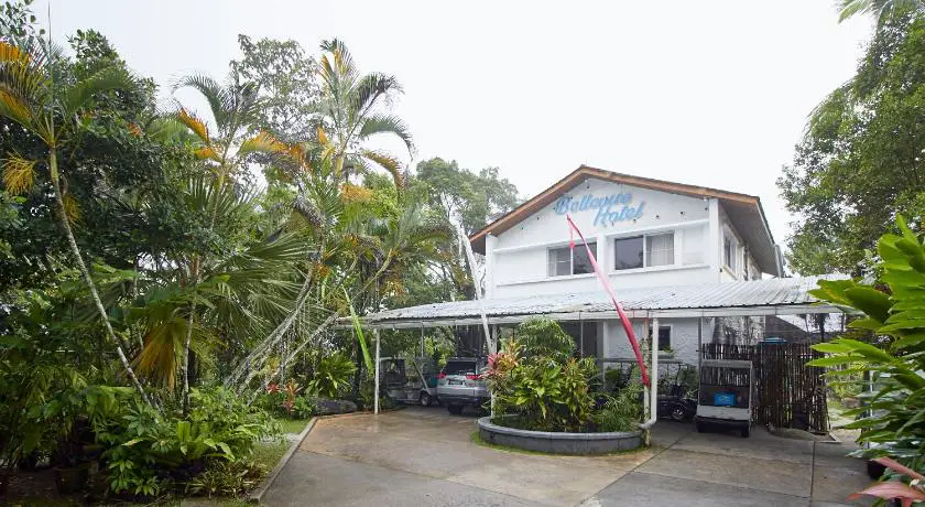 Bellevue-Hotel-Penang-Hills-Main-Entrance