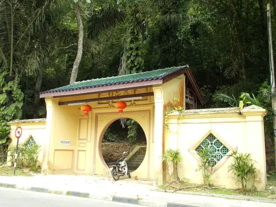 moon-gate-hiking-trail-penang-hill