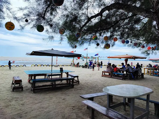 Pantai Manis Tanjung Sedili eatery