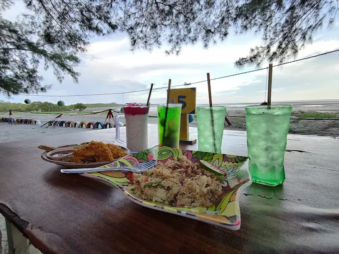 Pantai Manis Tanjung Sedili Food