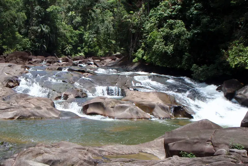 upeh-guling-waterfall