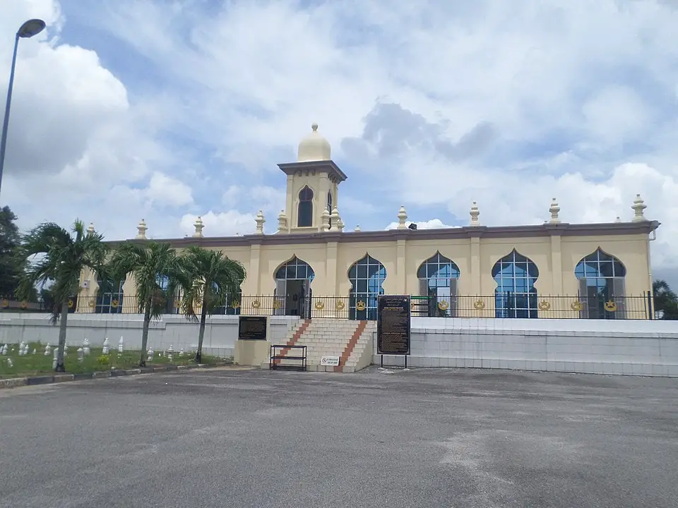 Sultan_Mahmud_Mangkat_Di_Julang_Mausoleum_Johor.