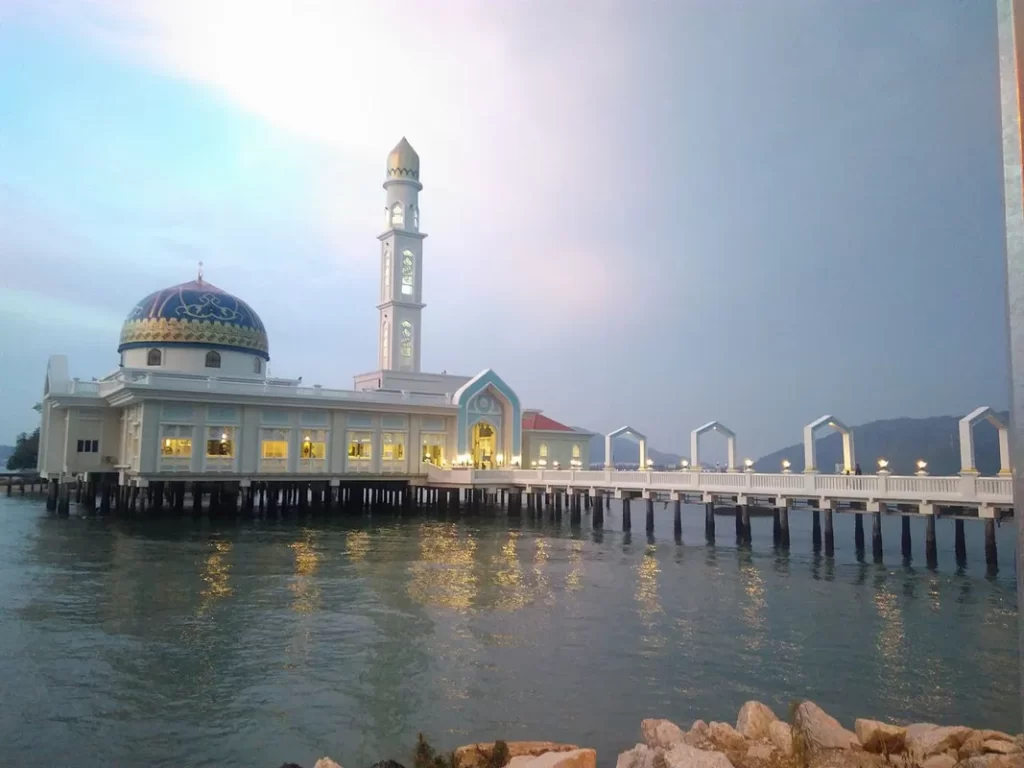 Masjid-Terapung-Pulau-Pangkor-OrangPerak.com