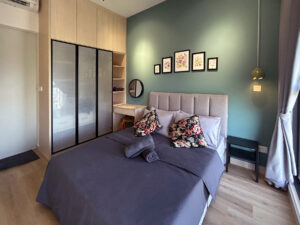 bedroom-1-wardrobe-trion-kl-apartment